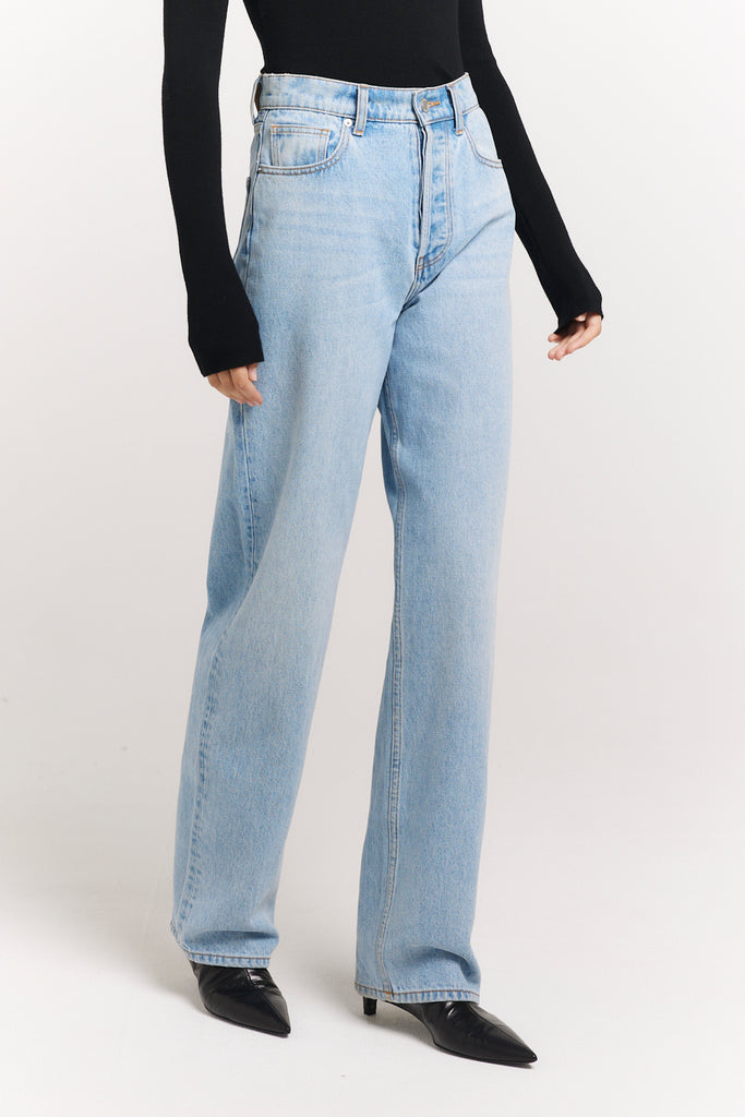 Valentina Jean | Light Wash Jeans | Henne